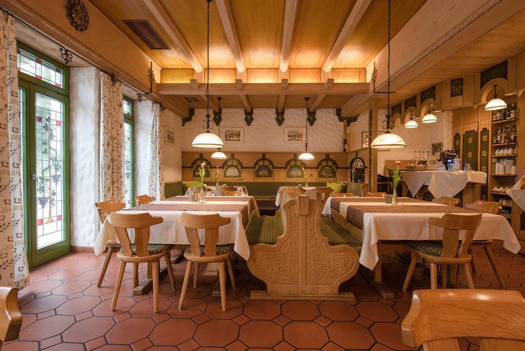 Hotel Am Schloss Иллертиссен Экстерьер фото